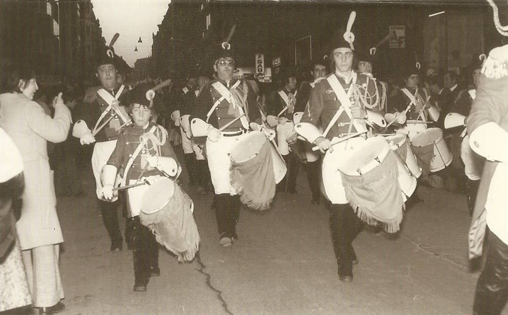 Imagen historica de los componentes de la Tamborrada Peña Anastasio